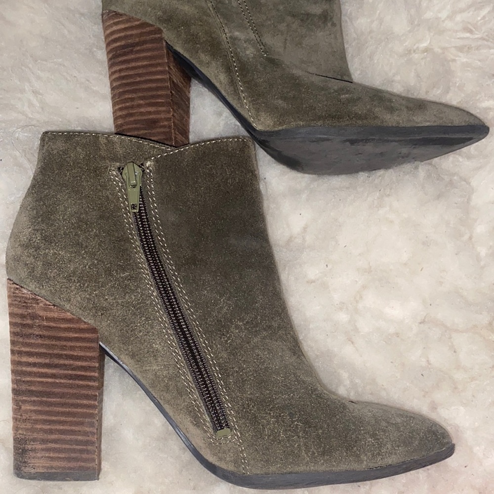 Guess Olive Suede HARDEY Pointed toe Bootie Size 8 - Picture 1 of 5